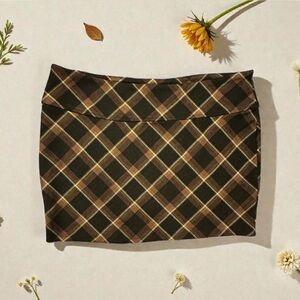 H&M Plaid Mini Skirt – Size Small